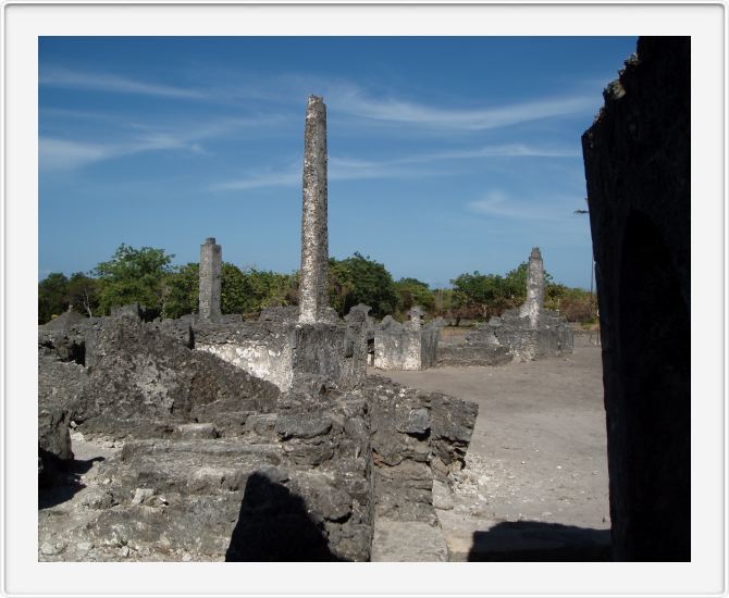 Kaole pillared tombstones